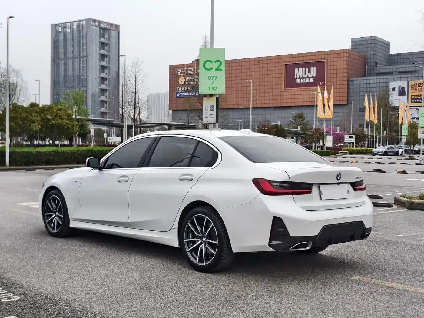 2024 BMW 3 Series 320Li M Sport Package — миниатюра 4