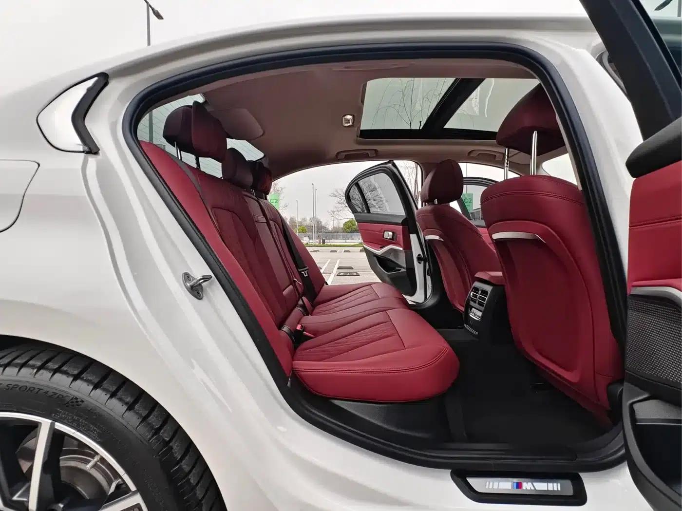 2024 BMW 3 Series 320Li M Sport Package — миниатюра 10