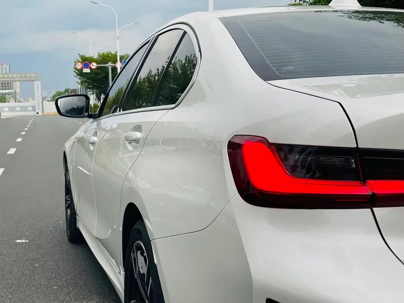 2024 BMW 3 Series 325i M Sport Package — миниатюра 11