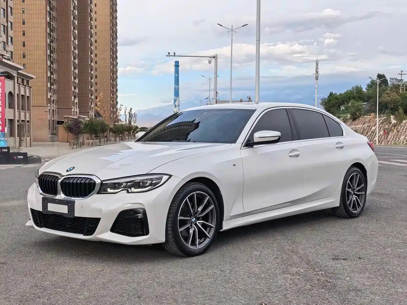 2022 BMW 3 Series 325Li M Sport Package — миниатюра 1