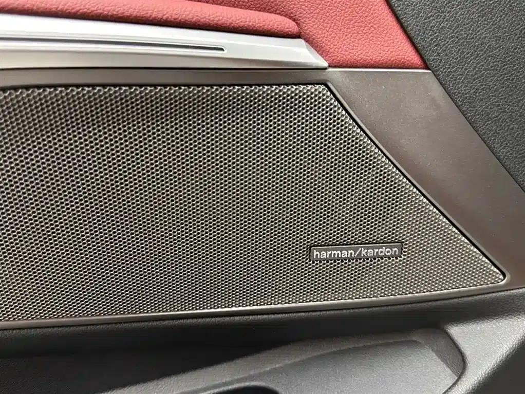 2021 BMW 3 Series 325Li M Sport Shadow Edition — миниатюра 15
