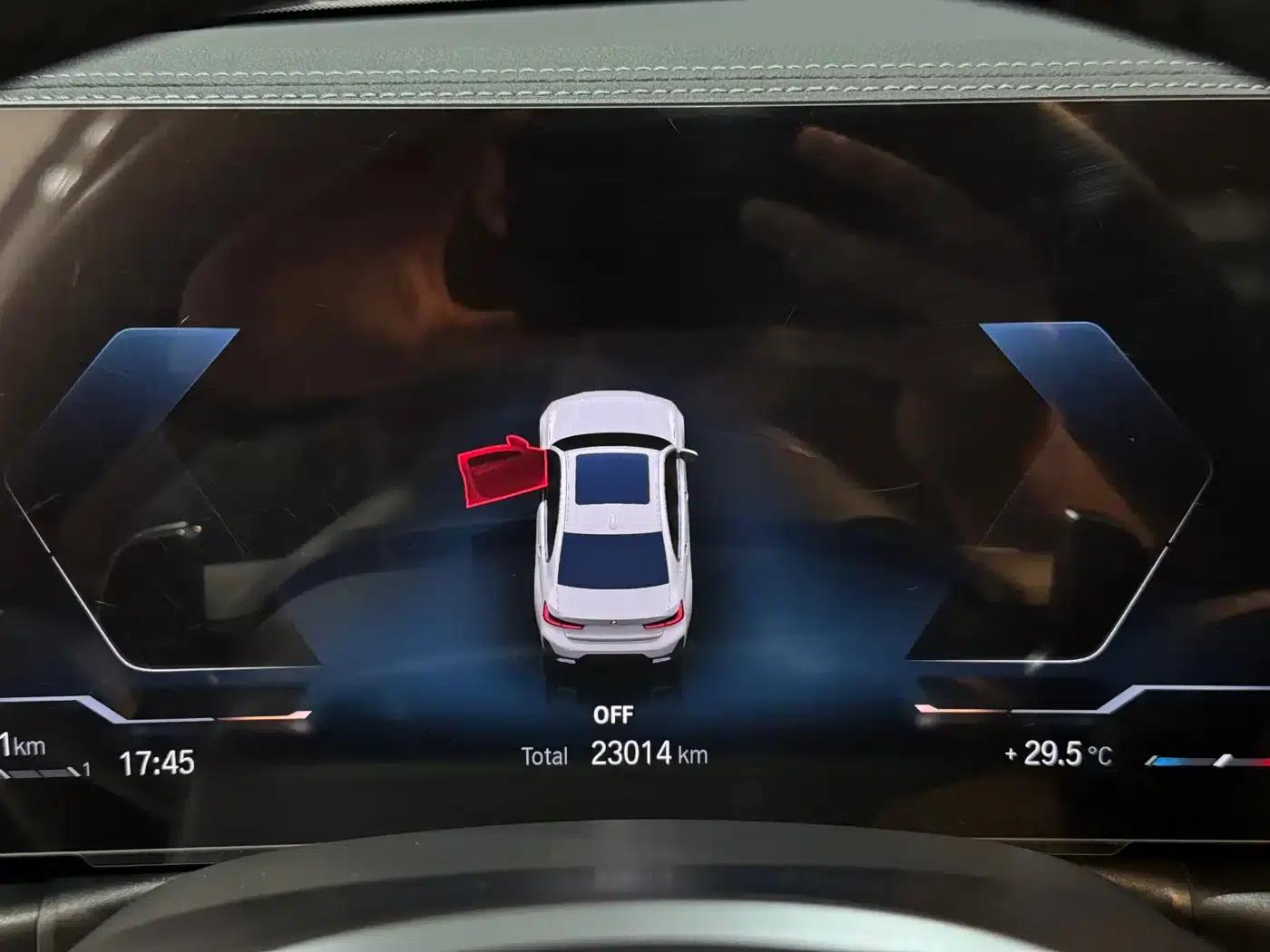 2023 BMW 3 Series 320Li M Sport Package — миниатюра 11