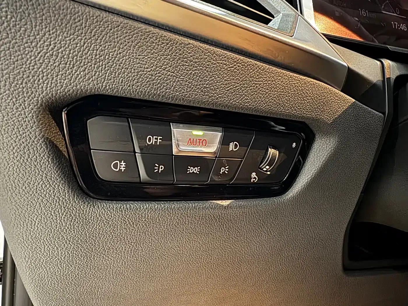 2023 BMW 3 Series 320Li M Sport Package — миниатюра 15