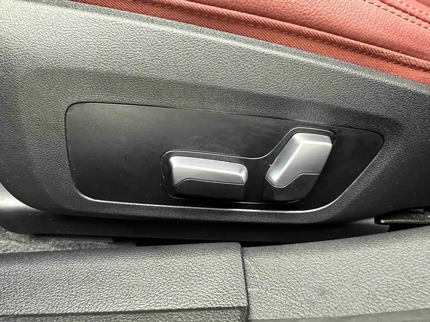 2022 BMW 3 Series 320i Sport Package — миниатюра 11