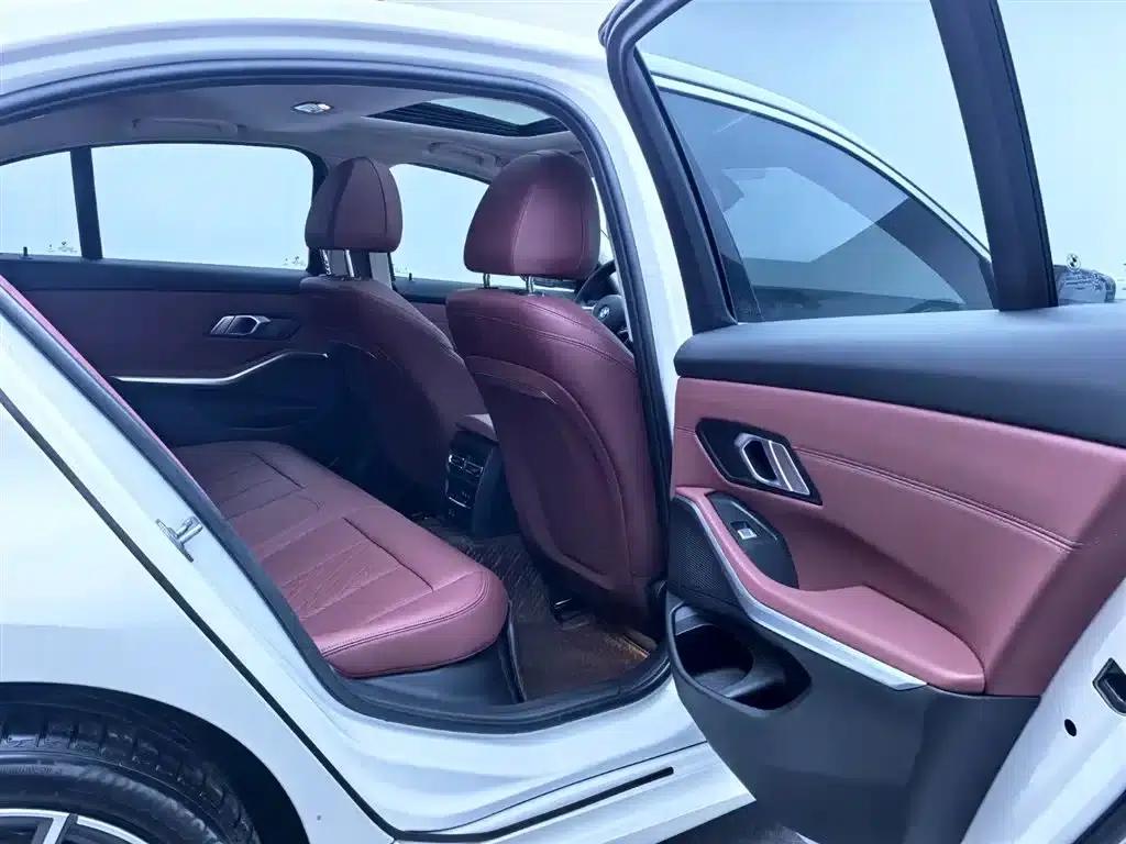 2023 BMW 3 Series 320i M Sport Package — миниатюра 19