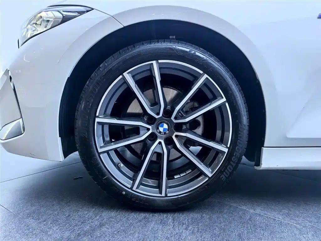 2023 BMW 3 Series 320i M Sport Package — миниатюра 5