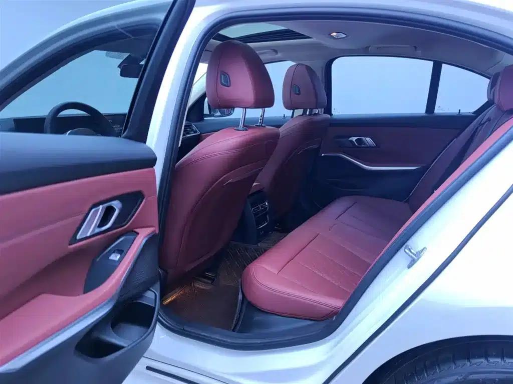 2023 BMW 3 Series 320i M Sport Package — миниатюра 8