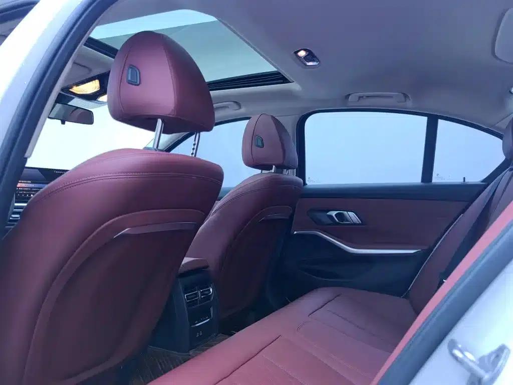 2023 BMW 3 Series 320i M Sport Package — миниатюра 9