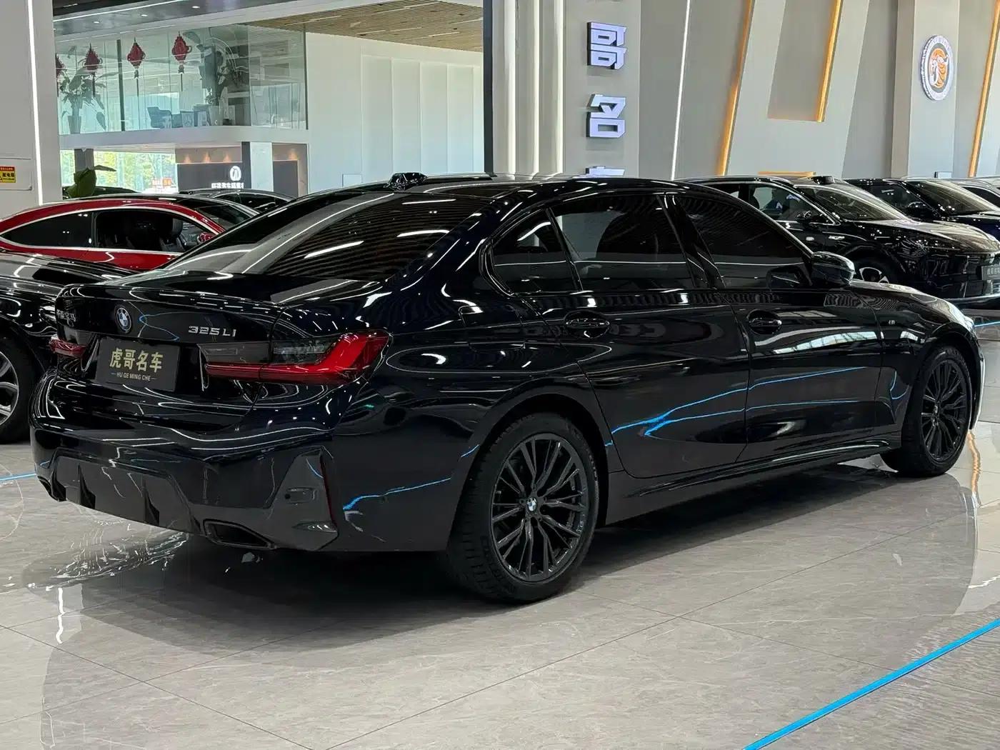 2024 BMW 3 Series 325i M Sport Shadow Edition — миниатюра 7