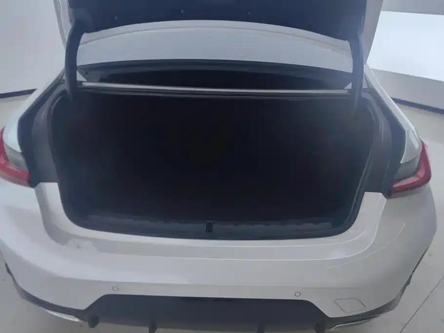2025 BMW 3 Series 325Li M Sport Package — миниатюра 4