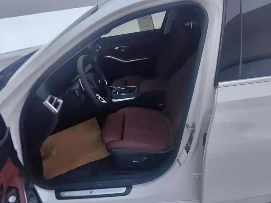 2025 BMW 3 Series 325Li M Sport Package — миниатюра 9