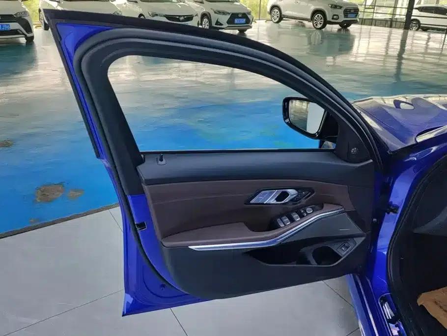 2022 BMW 3 Series 325Li M Sport Shadow Edition — миниатюра 7