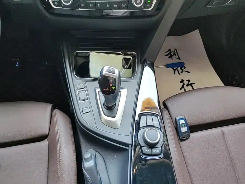 BMW 3 Series 2018 320Li Fashion Edition — миниатюра 14