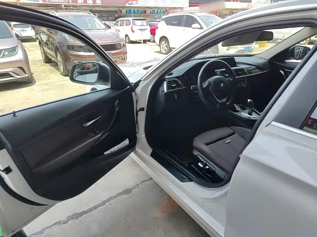 BMW 3 Series 2018 320Li Fashion Edition — миниатюра 16