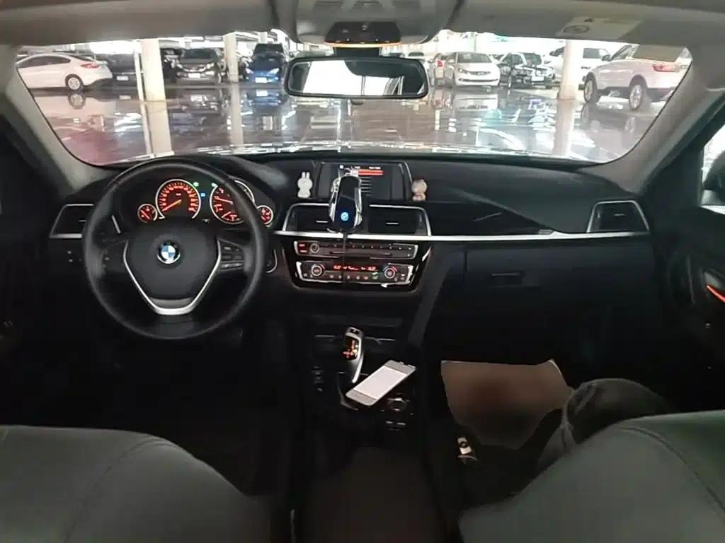 2017 BMW 3 Series 320Li Fashion Edition — миниатюра 6