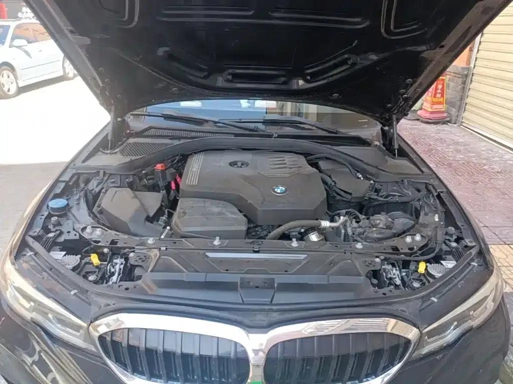 2022 BMW 3 Series 325Li M Sport Package — миниатюра 20
