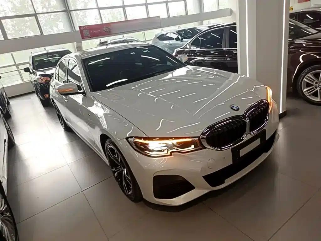 2022 BMW 3 Series 325i M Sport Package — миниатюра 4