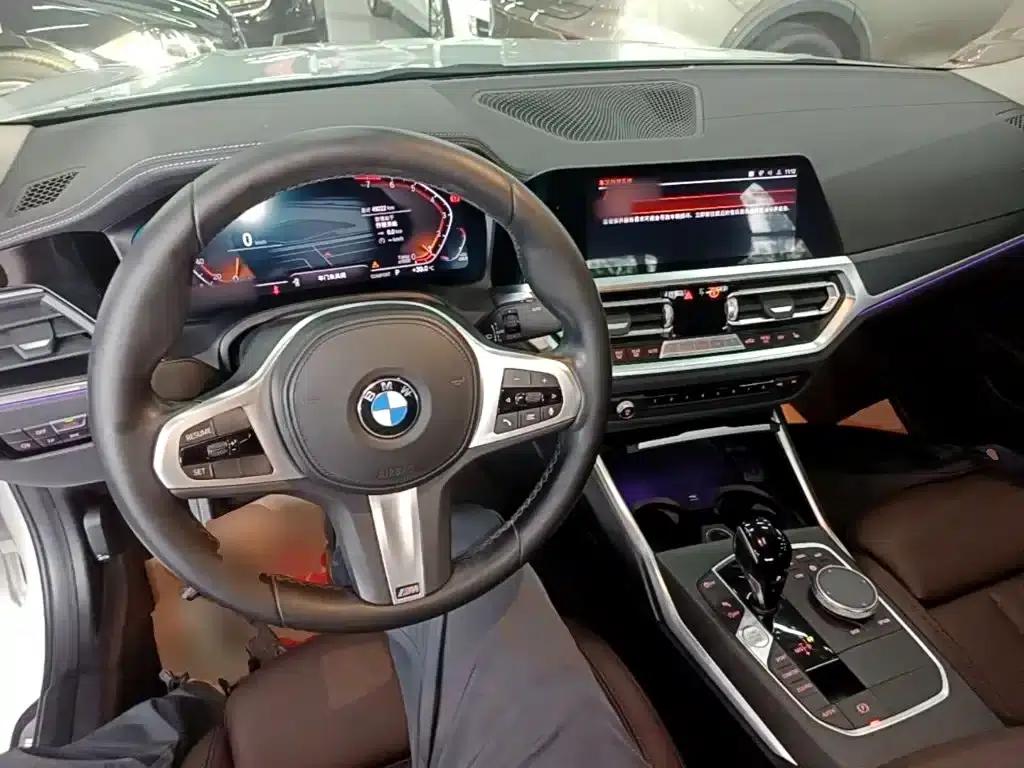 2022 BMW 3 Series 325i M Sport Package — миниатюра 10
