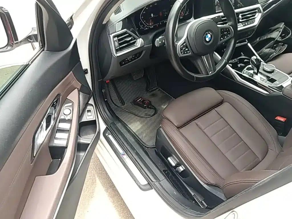 2021 BMW 3 Series Facelift 320Li M Sport Package — миниатюра 16
