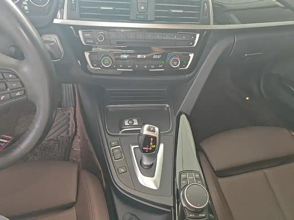 BMW 3 Series 2019 320Li Fashion Edition — миниатюра 14