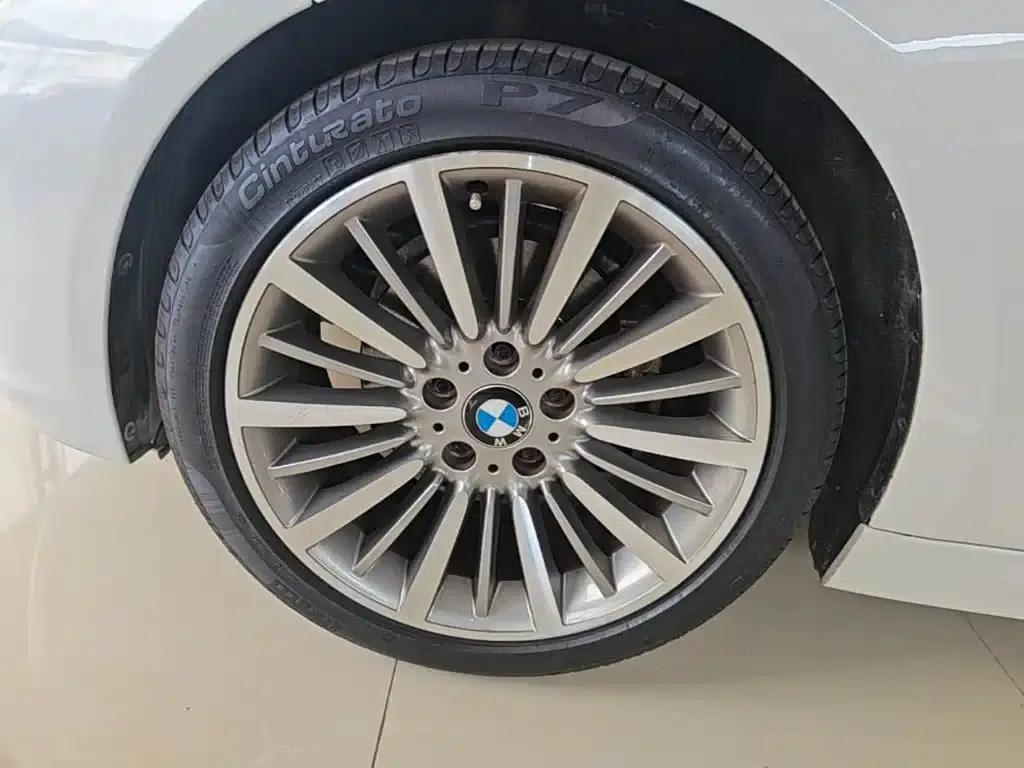 BMW 3 Series 2019 320Li Fashion Edition — миниатюра 23