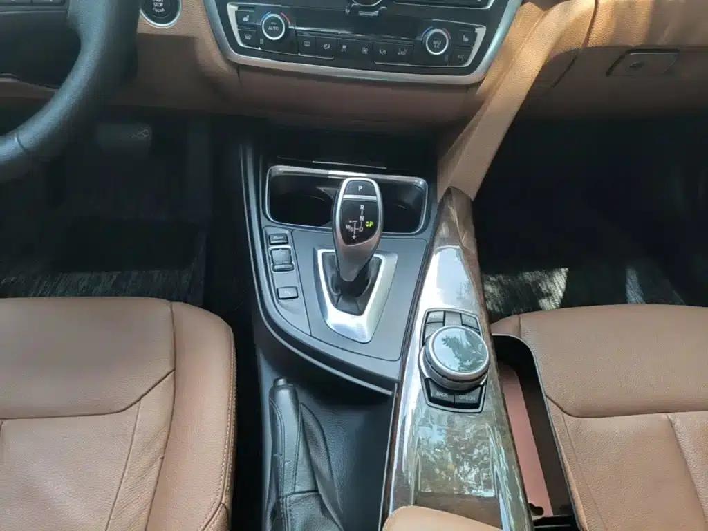2015 BMW 3 Series 320Li Luxury Design Package — миниатюра 14