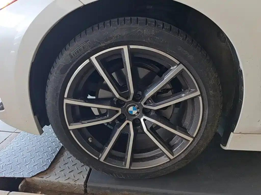 2023 BMW 3 Series 320Li M Sport Package — миниатюра 23
