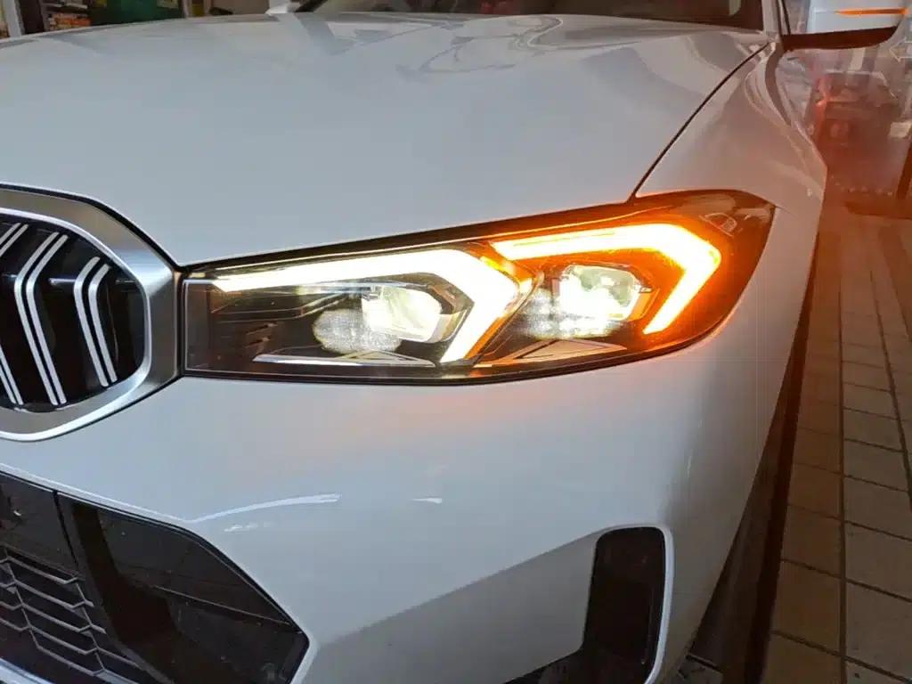 2023 BMW 3 Series 320Li M Sport Package — миниатюра 24