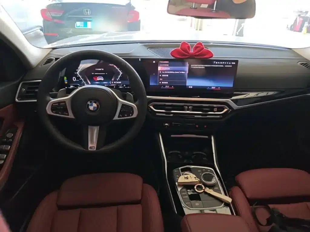 2023 BMW 3 Series 320Li M Sport Package — миниатюра 10