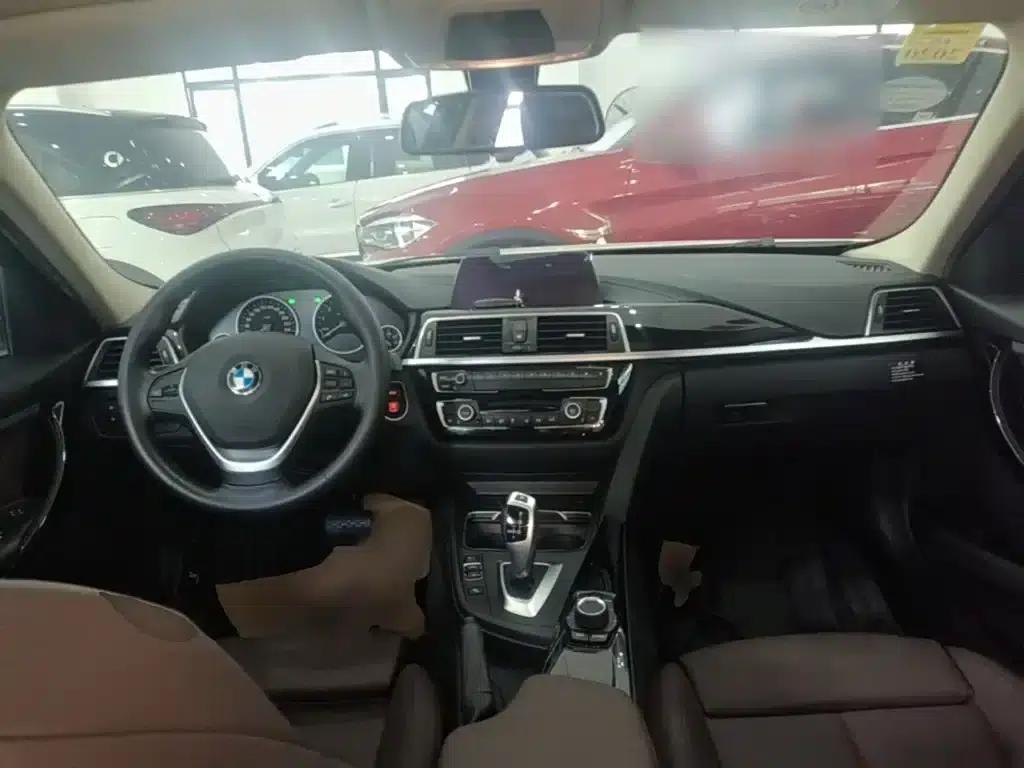 BMW 3 Series 2018 320Li Fashion Edition — миниатюра 10
