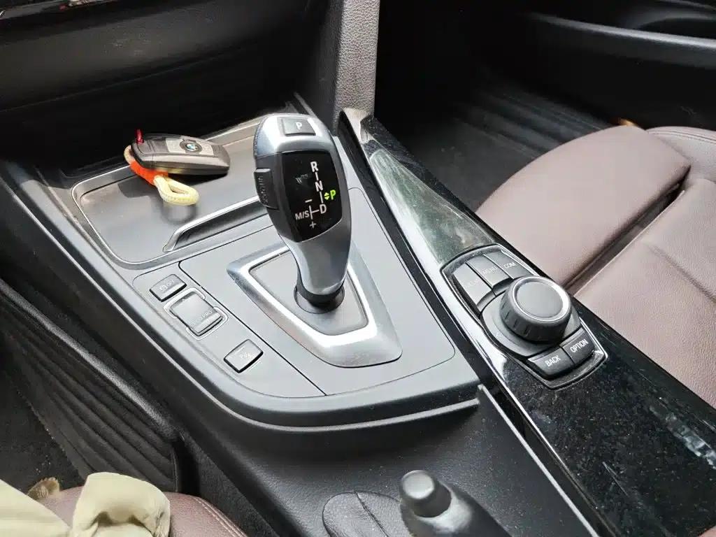 BMW 3 Series 2018 320Li Fashion Edition — миниатюра 19