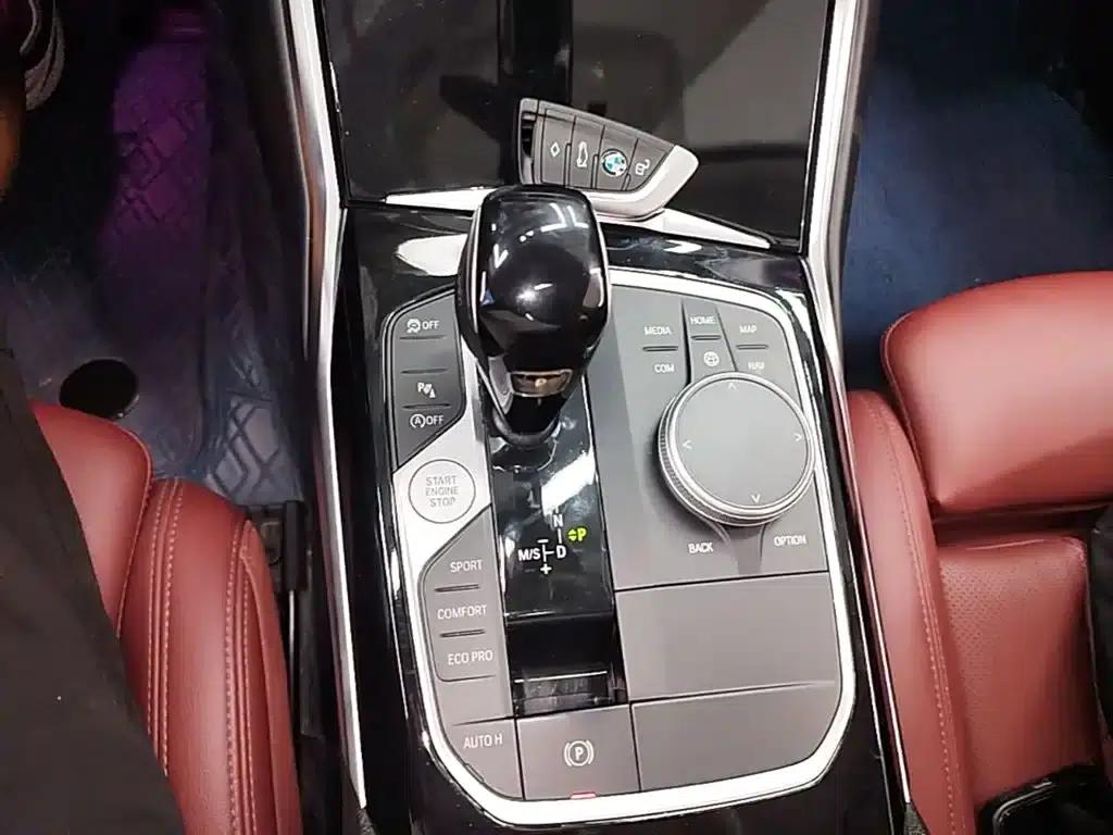 2022 BMW 3 Series 320Li M Sport Package — миниатюра 14