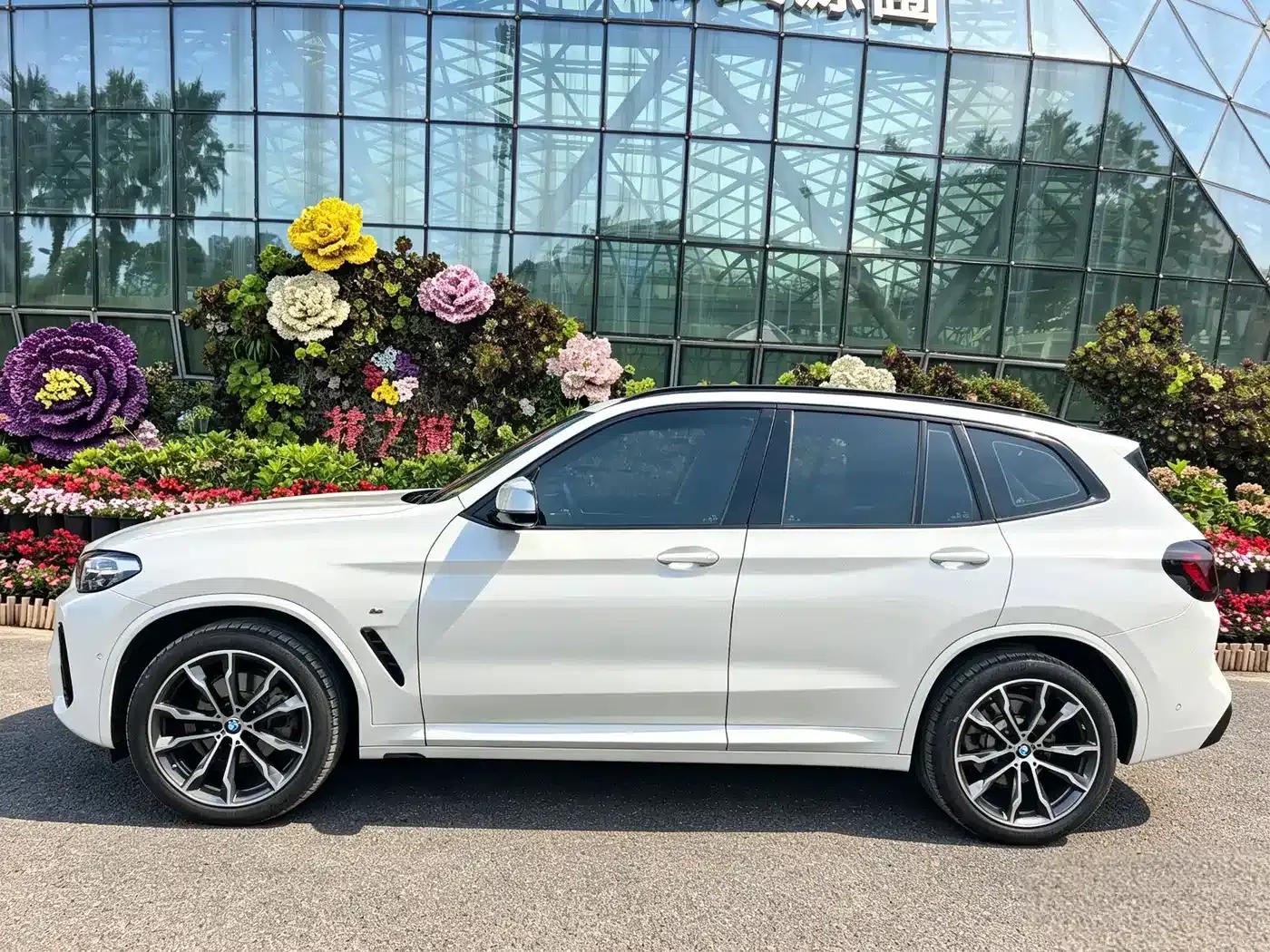BMW X3 2023 xDrive30i Luxury M Sport Package — миниатюра 3
