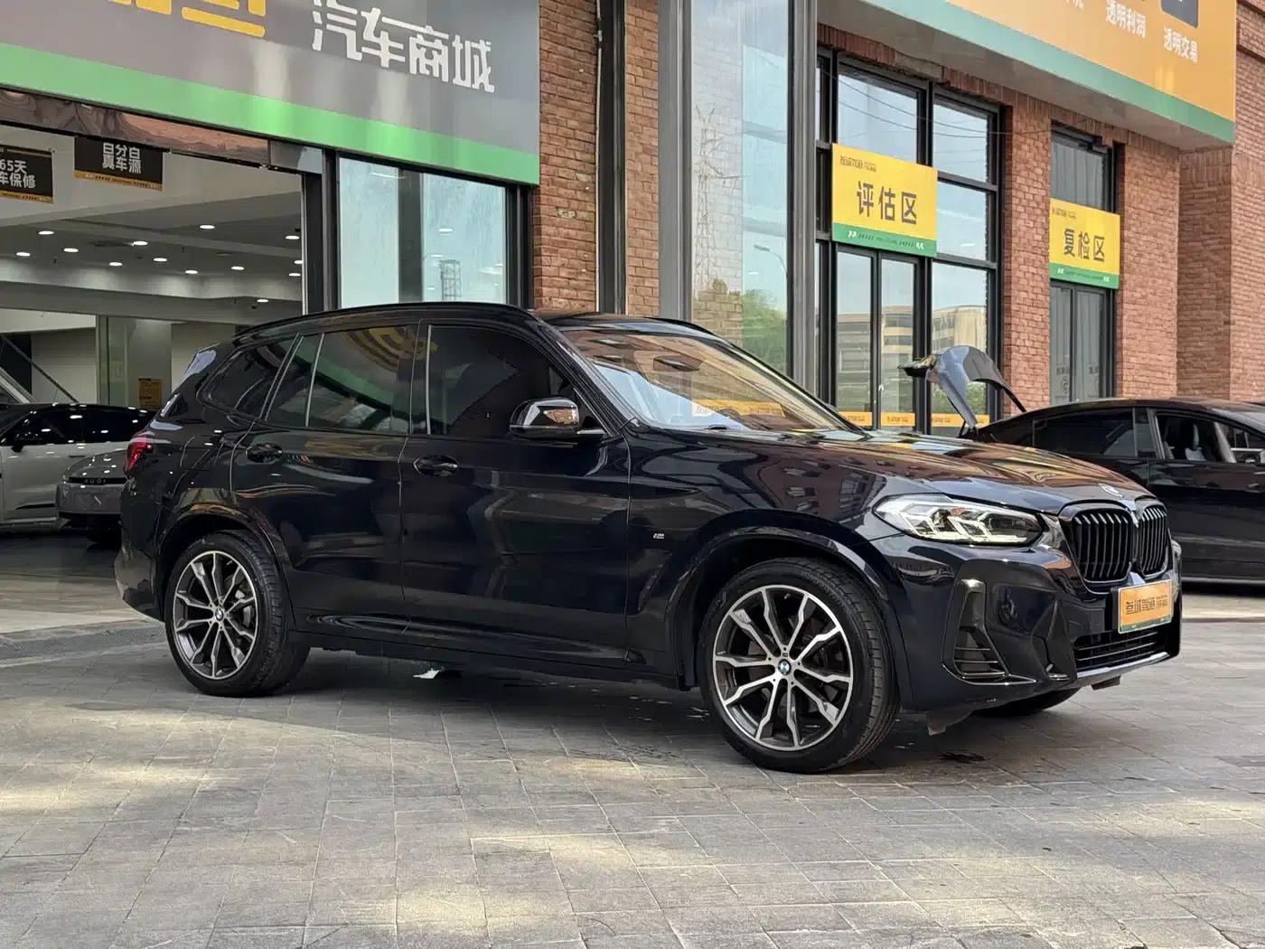 BMW X3 2022 xDrive30i Leading Edition M Sport Package — миниатюра 3