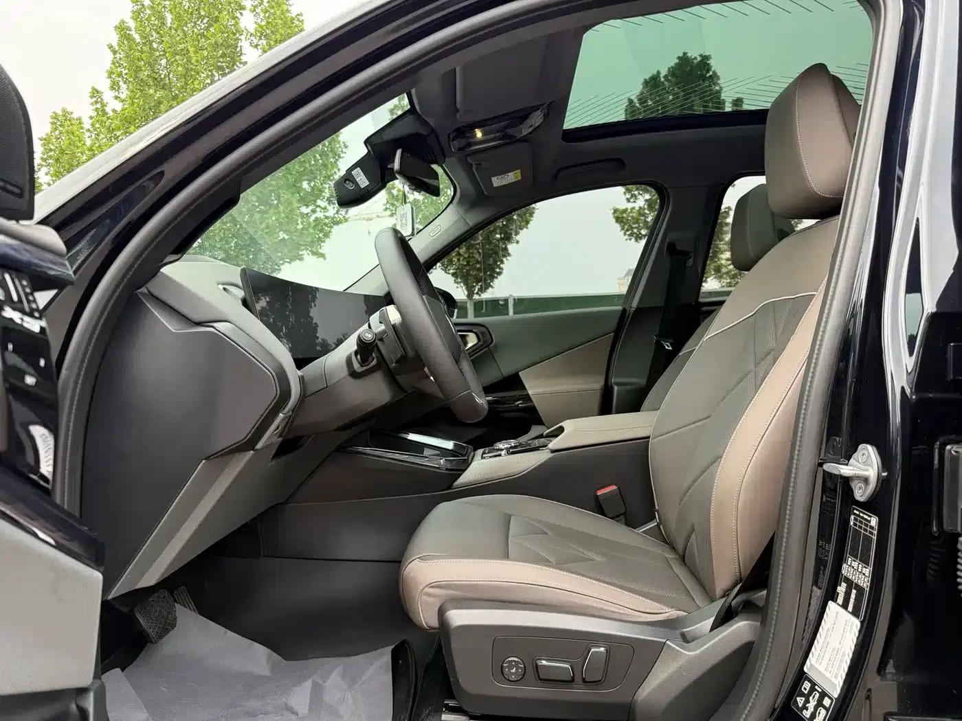BMW X3 2025 xDrive30L Luxury M Sport Package — миниатюра 4