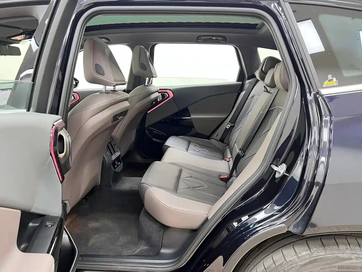 BMW X3 2025 xDrive30L Luxury M Sport Package — миниатюра 18