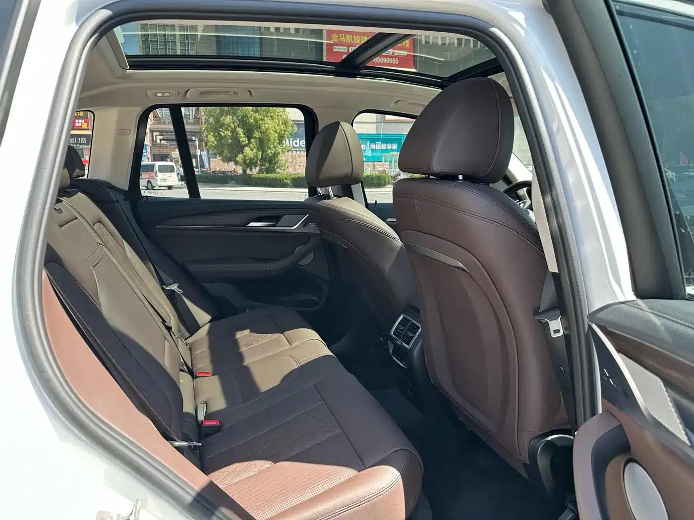 BMW X3 2023 xDrive30i Leading Edition M Sport Package — миниатюра 10
