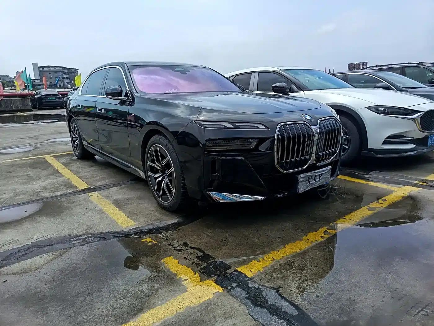 2023 BMW 7 Series 735Li M Sport Package — миниатюра 3