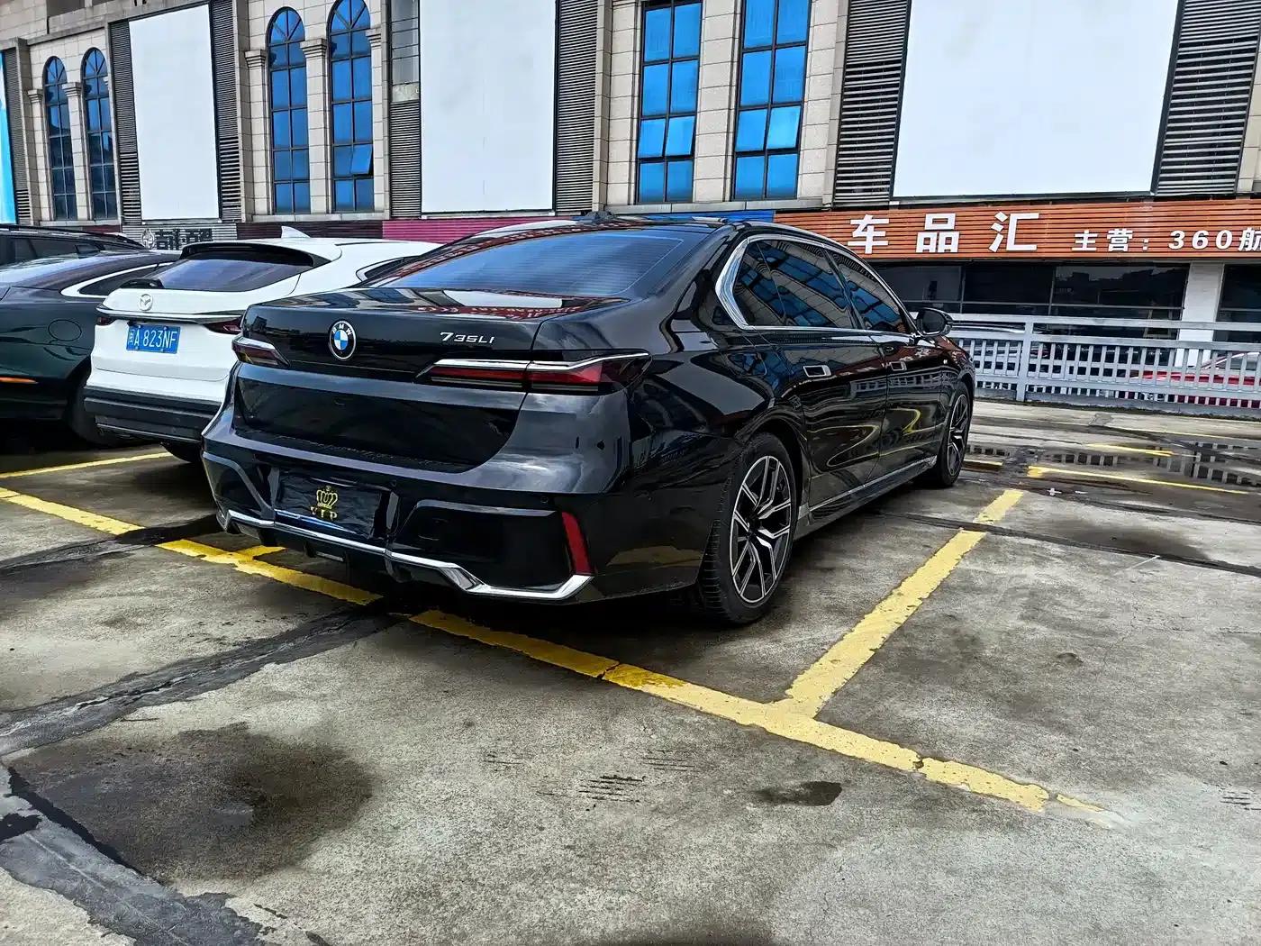 2023 BMW 7 Series 735Li M Sport Package — миниатюра 5
