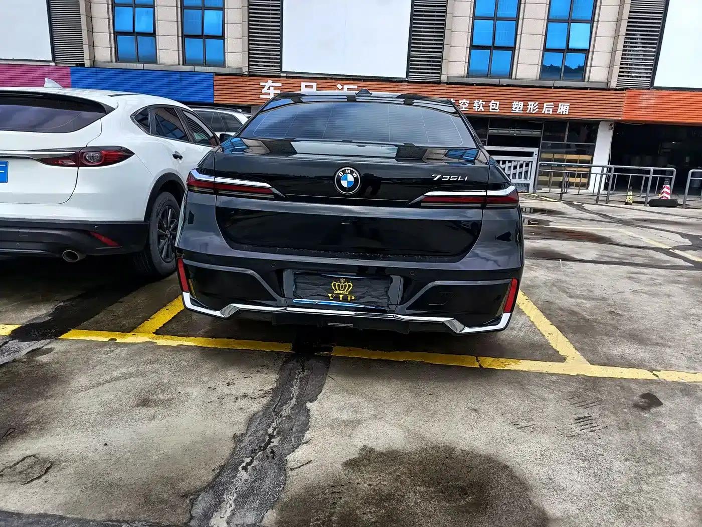 2023 BMW 7 Series 735Li M Sport Package — миниатюра 6