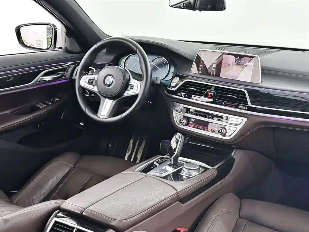 2018 BMW 7 Series 730Li Leading Edition M Sport Package — миниатюра 11