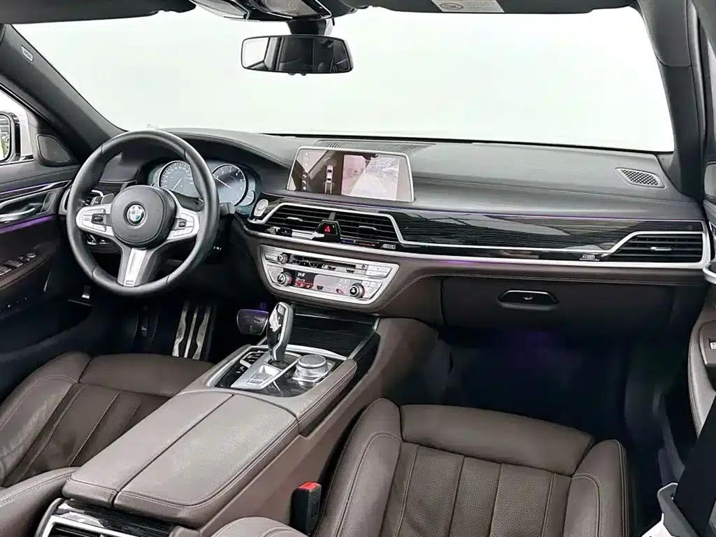 2018 BMW 7 Series 730Li Leading Edition M Sport Package — миниатюра 12