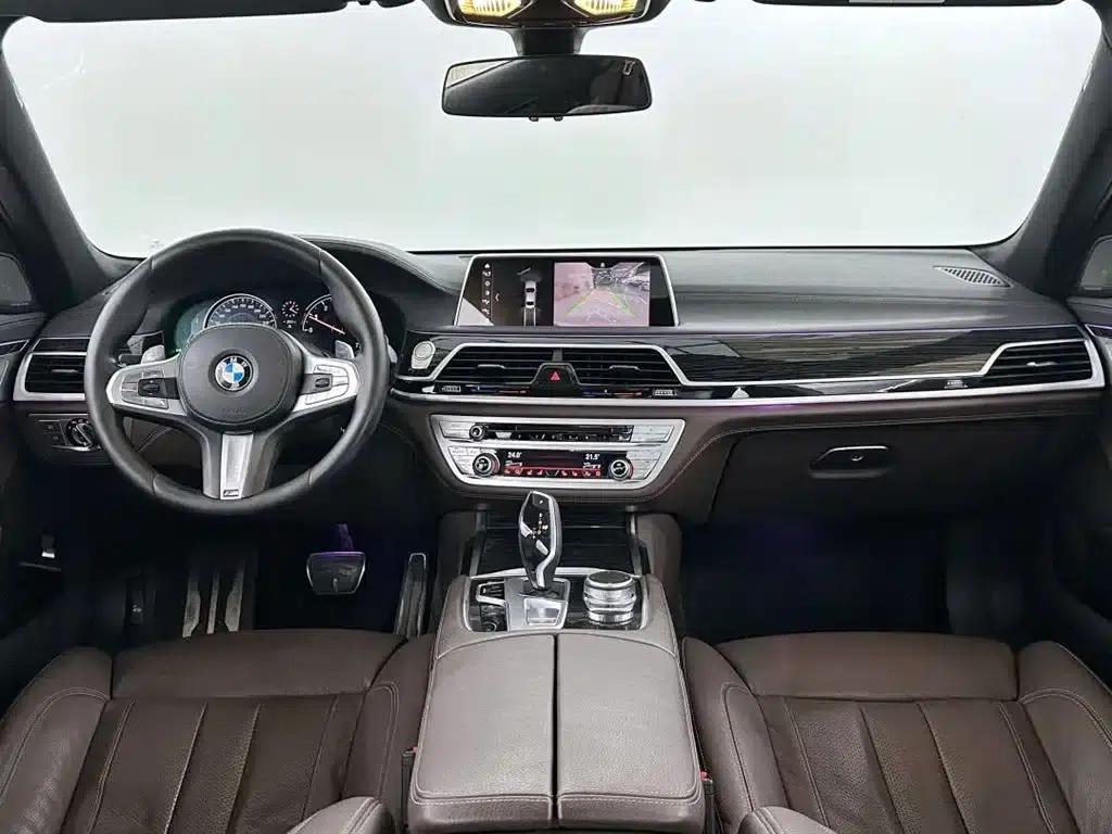 2018 BMW 7 Series 730Li Leading Edition M Sport Package — миниатюра 13