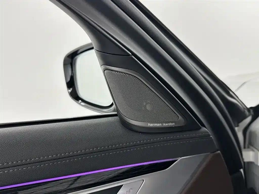 2018 BMW 7 Series 730Li Leading Edition M Sport Package — миниатюра 15