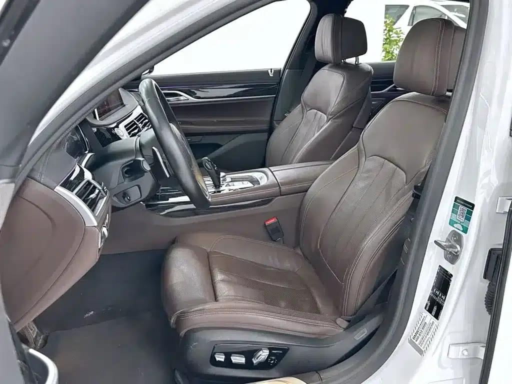 2018 BMW 7 Series 730Li Leading Edition M Sport Package — миниатюра 8