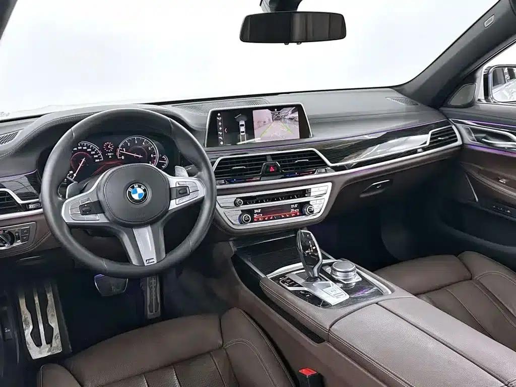 2018 BMW 7 Series 730Li Leading Edition M Sport Package — миниатюра 10