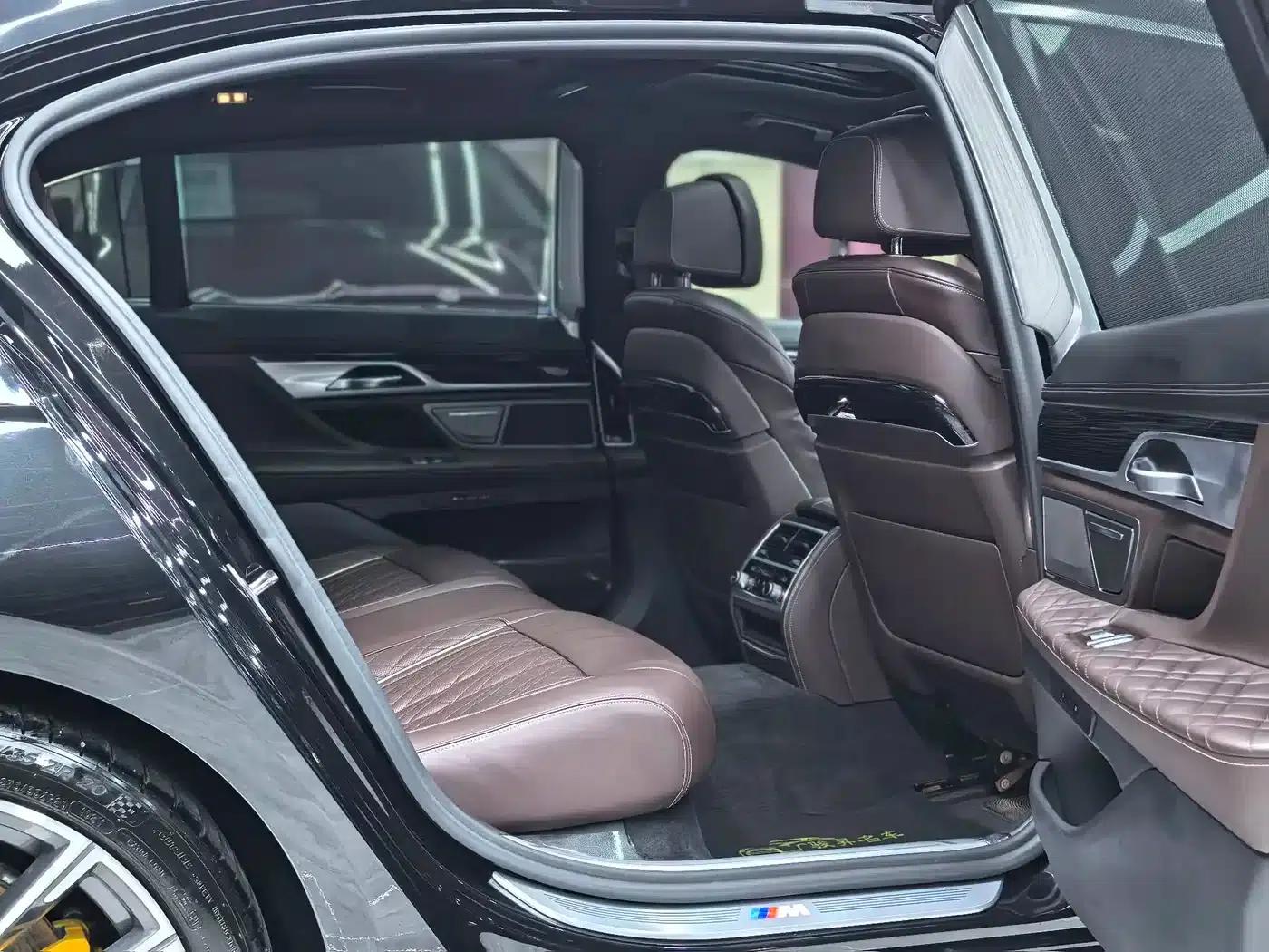 2019 BMW 7 Series Facelift 740Li Leading Edition M Sport Package — миниатюра 13