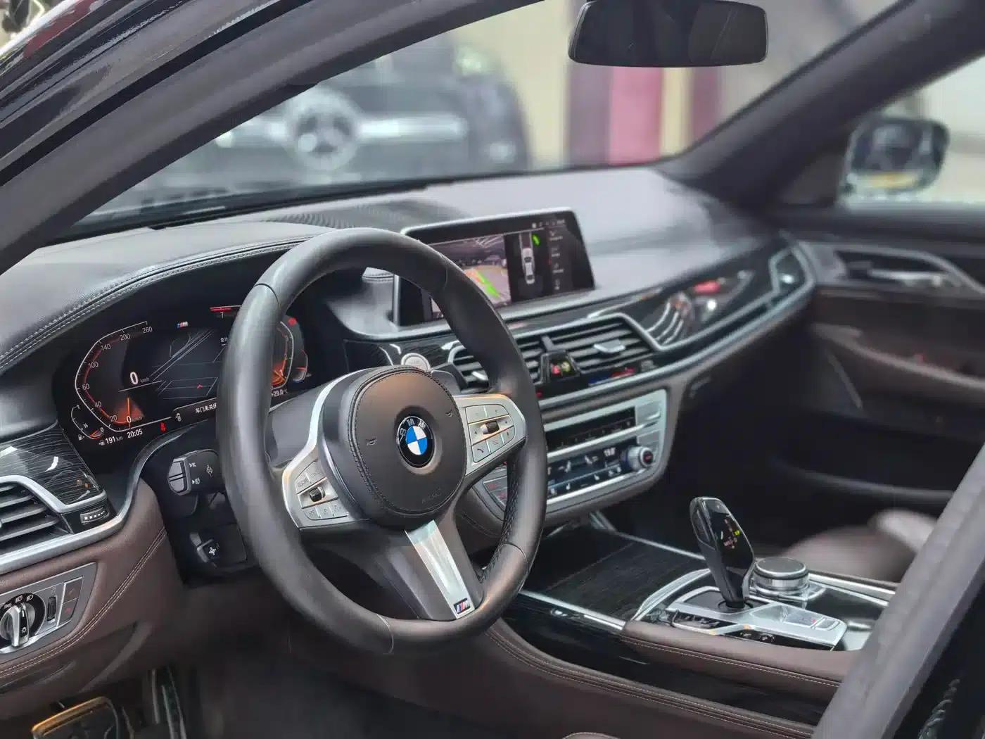 2019 BMW 7 Series Facelift 740Li Leading Edition M Sport Package — миниатюра 14