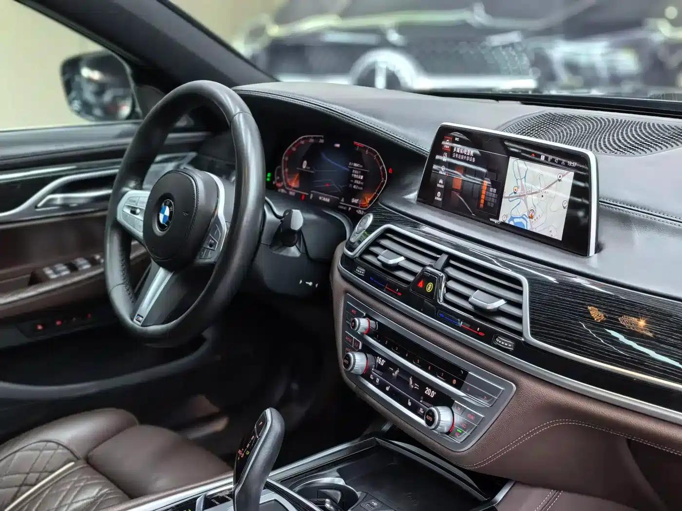 2019 BMW 7 Series Facelift 740Li Leading Edition M Sport Package — миниатюра 24