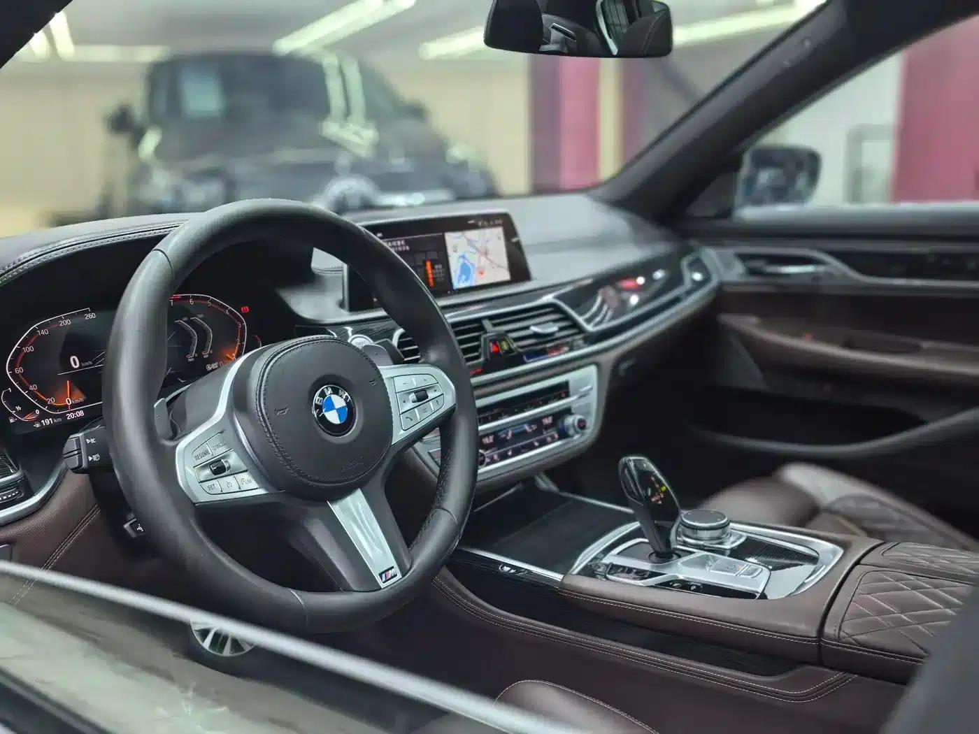 2019 BMW 7 Series Facelift 740Li Leading Edition M Sport Package — миниатюра 27